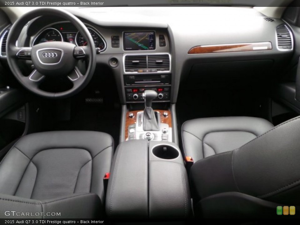 Black Interior Dashboard for the 2015 Audi Q7 3.0 TDI Prestige quattro #102003449