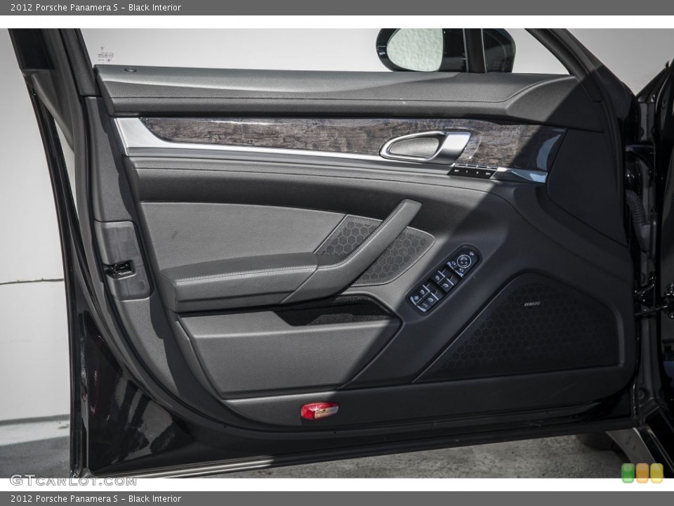 Black Interior Door Panel for the 2012 Porsche Panamera S #102034080