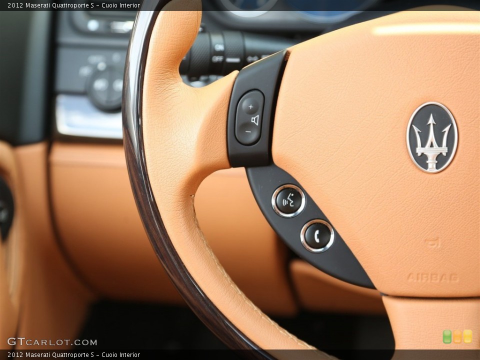 Cuoio Interior Controls for the 2012 Maserati Quattroporte S #102078954