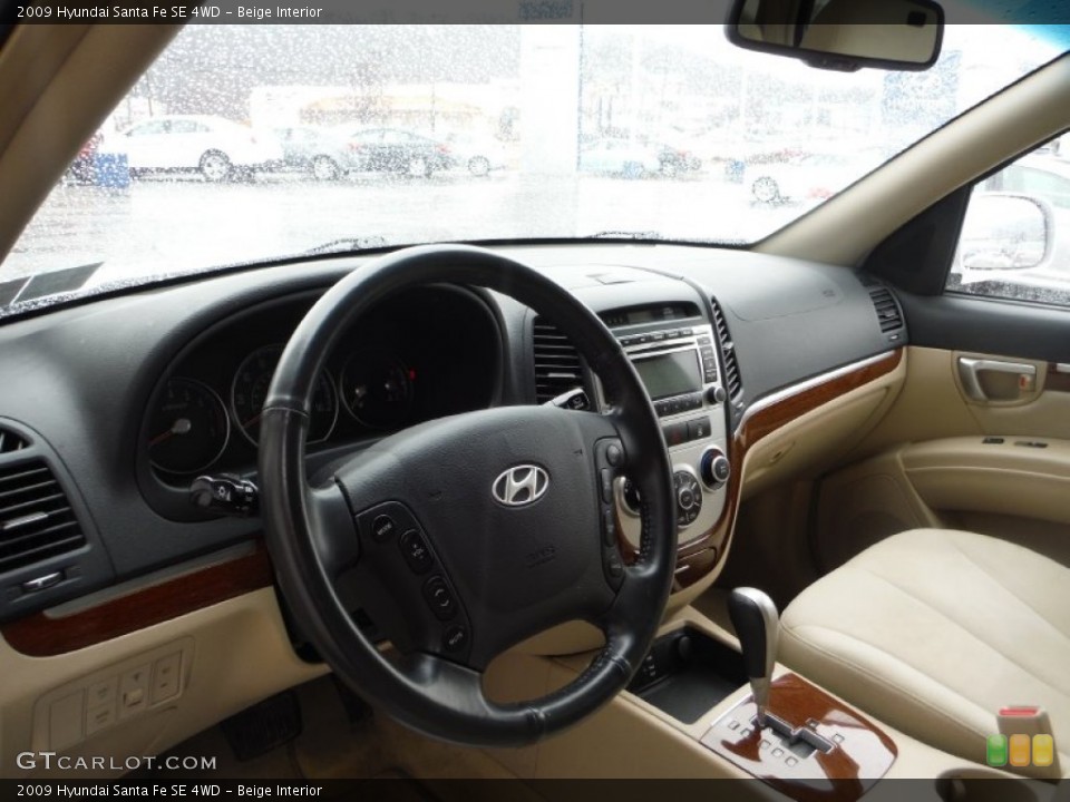 Beige Interior Photo for the 2009 Hyundai Santa Fe SE 4WD #102087789