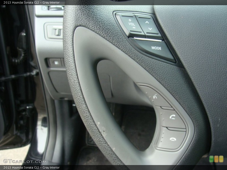 Gray Interior Controls for the 2013 Hyundai Sonata GLS #102099282