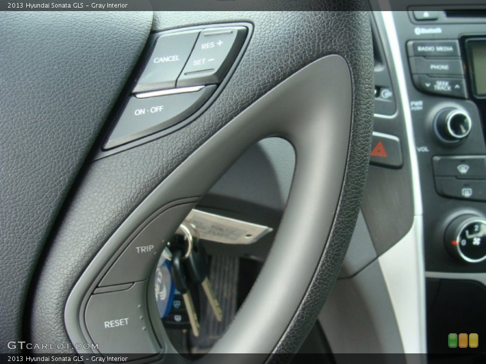 Gray Interior Controls for the 2013 Hyundai Sonata GLS #102099308