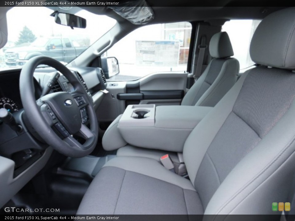 Medium Earth Gray Interior Photo for the 2015 Ford F150 XL SuperCab 4x4 #102153296