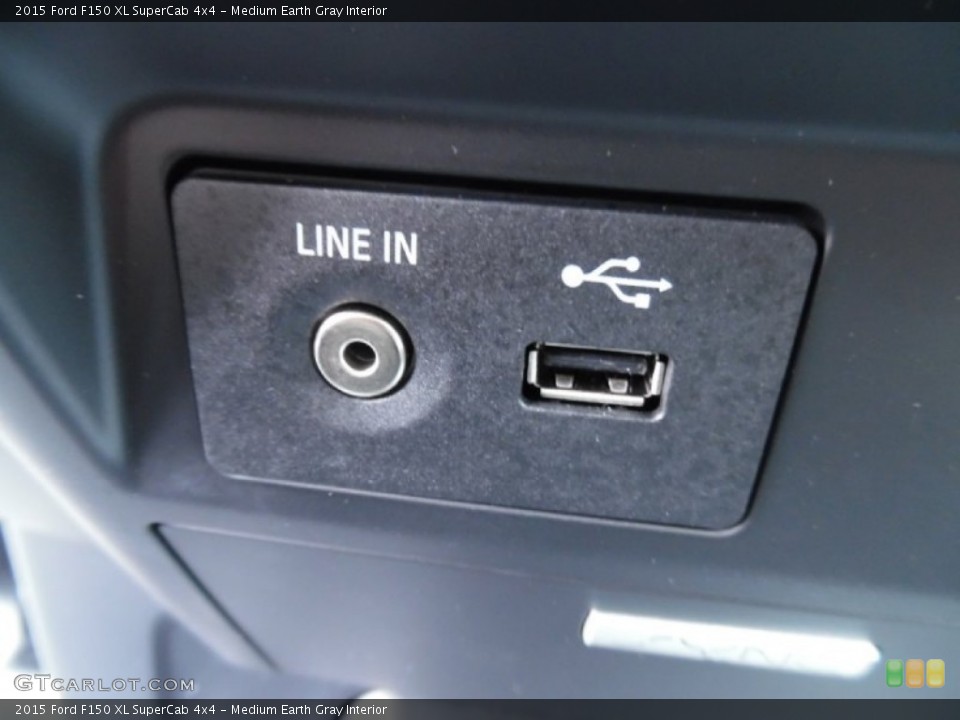 Medium Earth Gray Interior Controls for the 2015 Ford F150 XL SuperCab 4x4 #102153503