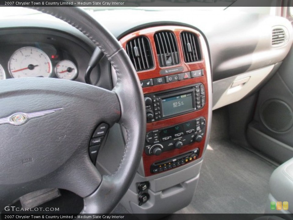 Medium Slate Gray Interior Controls for the 2007 Chrysler Town & Country Limited #102158825