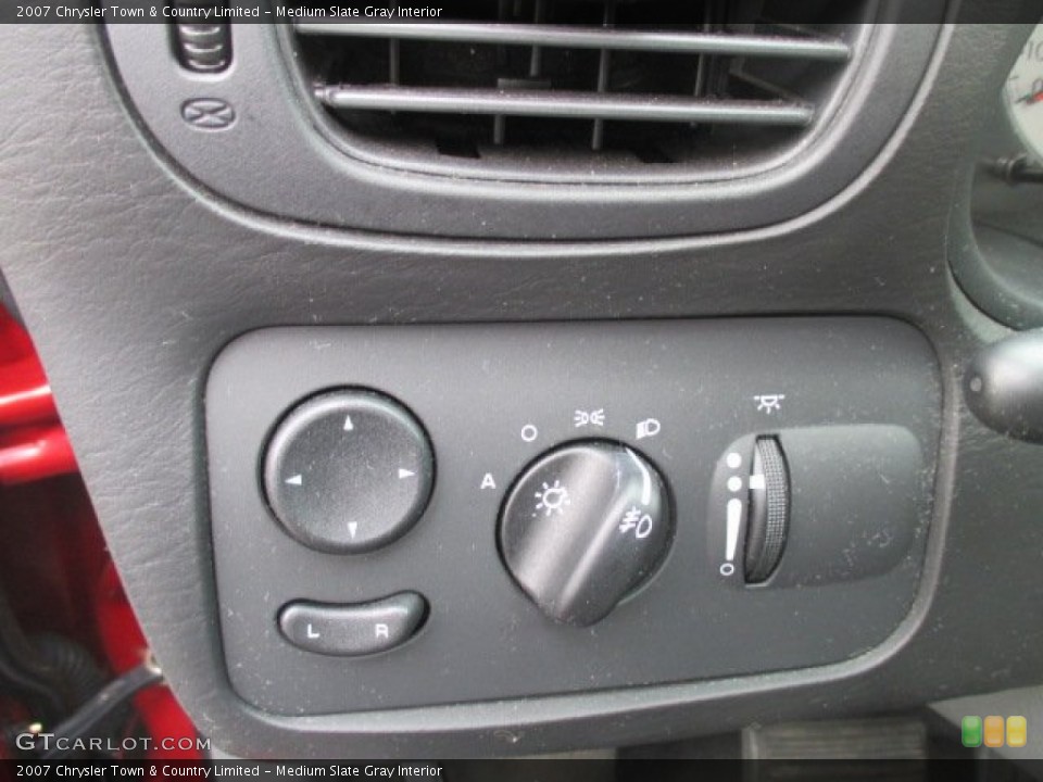 Medium Slate Gray Interior Controls for the 2007 Chrysler Town & Country Limited #102159095