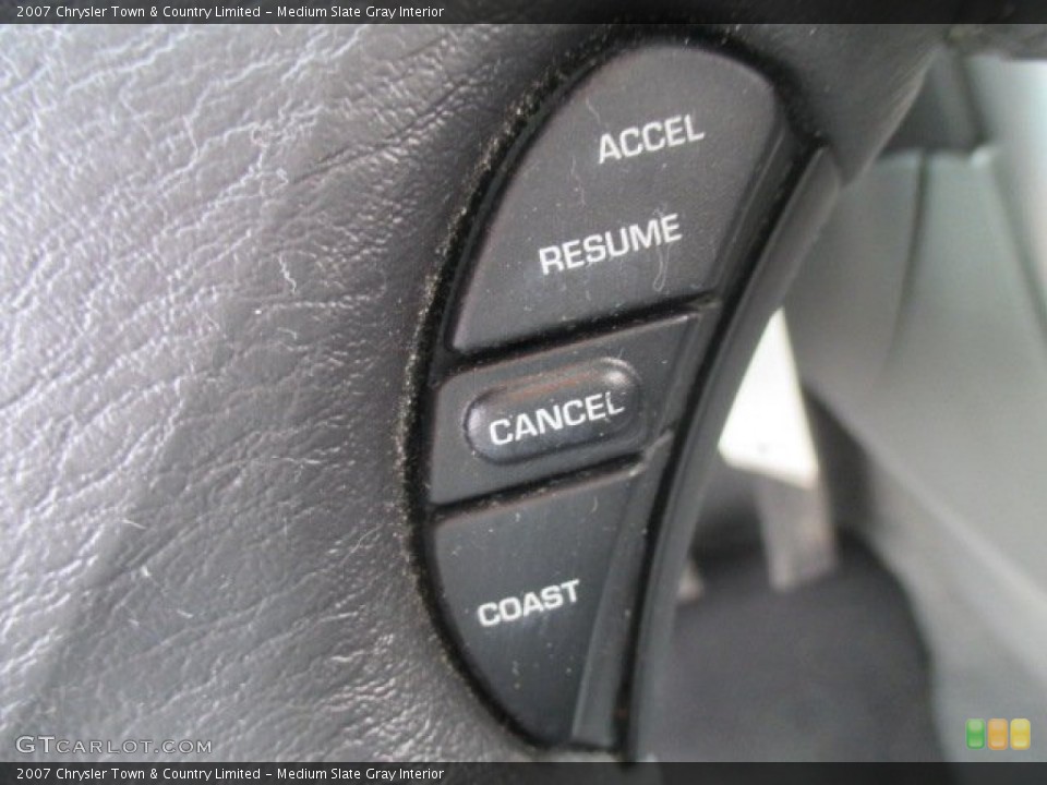 Medium Slate Gray Interior Controls for the 2007 Chrysler Town & Country Limited #102159137