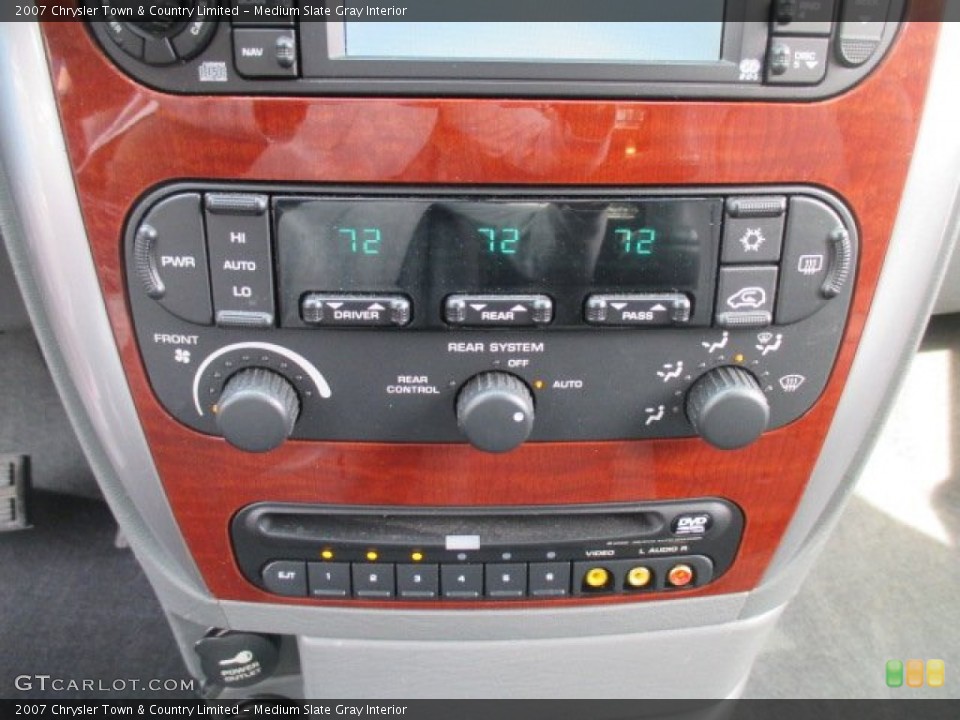 Medium Slate Gray Interior Controls for the 2007 Chrysler Town & Country Limited #102159206
