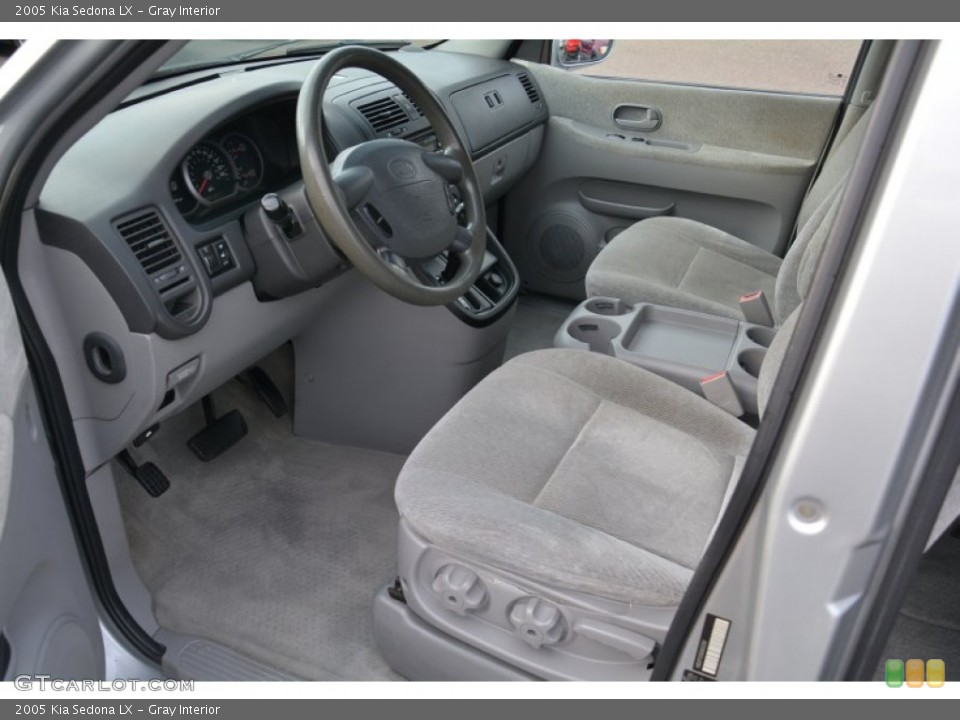 Gray Interior Photo for the 2005 Kia Sedona LX #102181619