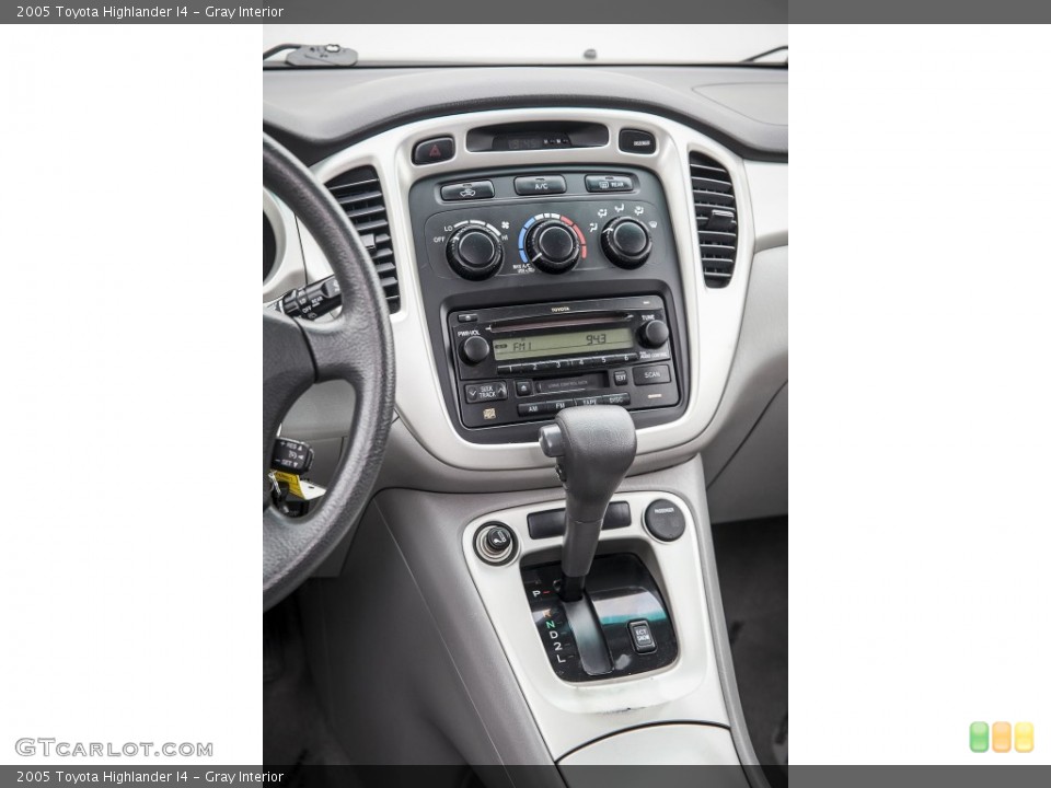 Gray Interior Controls for the 2005 Toyota Highlander I4 #102185621