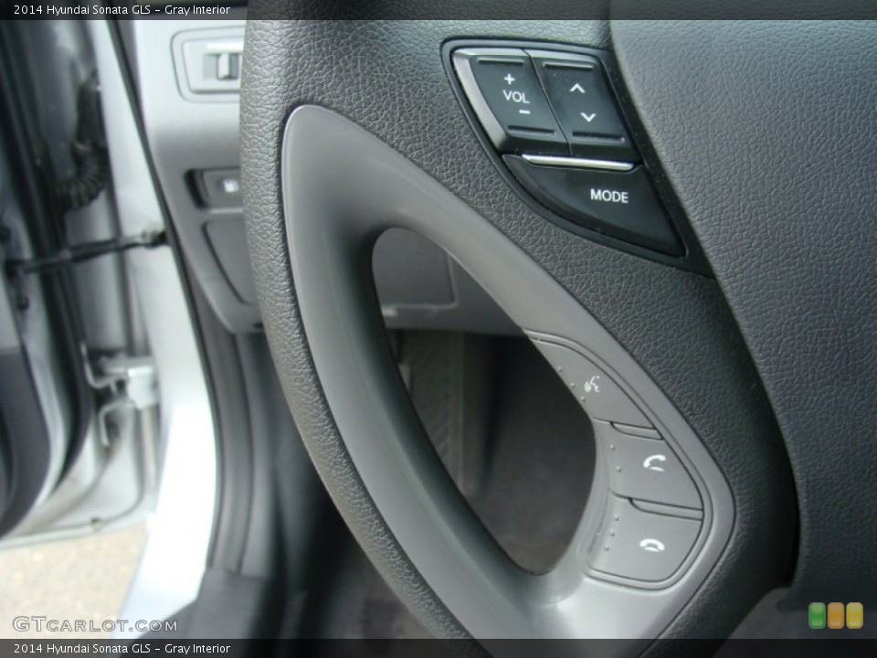Gray Interior Controls for the 2014 Hyundai Sonata GLS #102256398