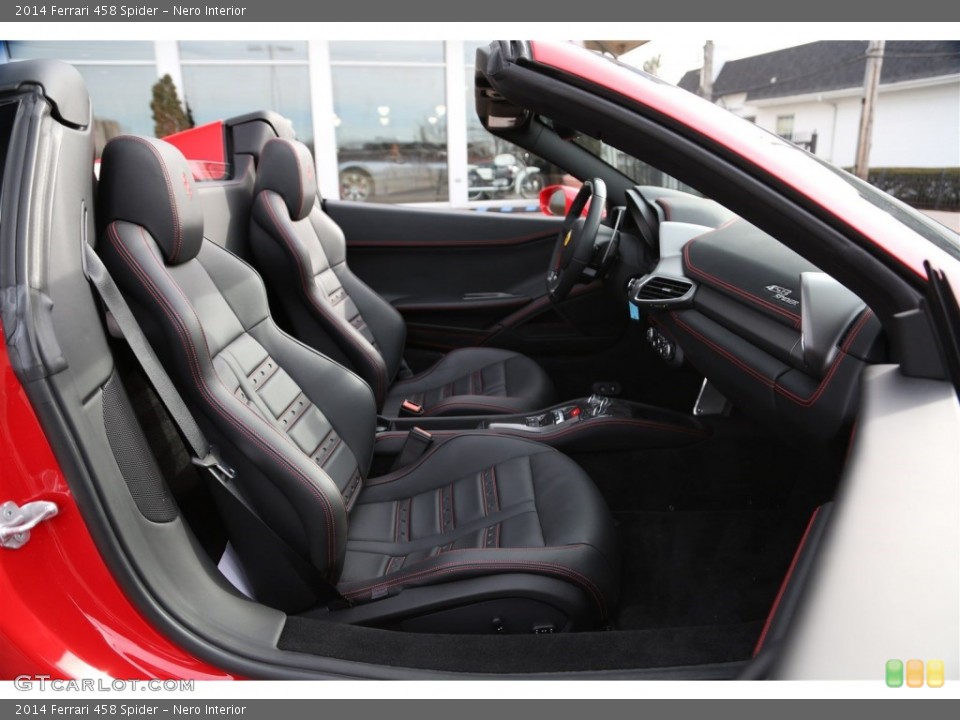 Nero Interior Photo for the 2014 Ferrari 458 Spider #102262950