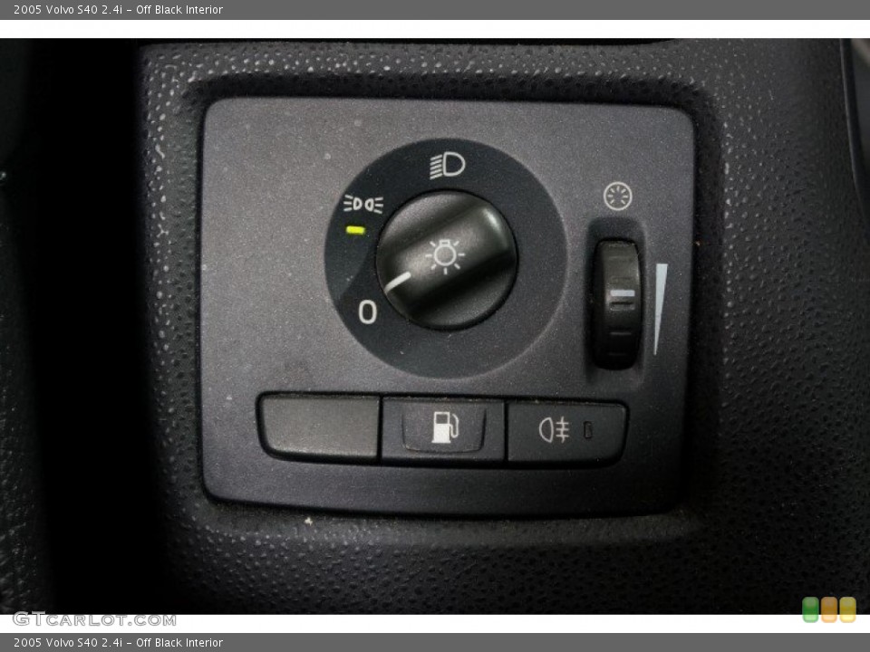 Off Black Interior Controls for the 2005 Volvo S40 2.4i #102285869