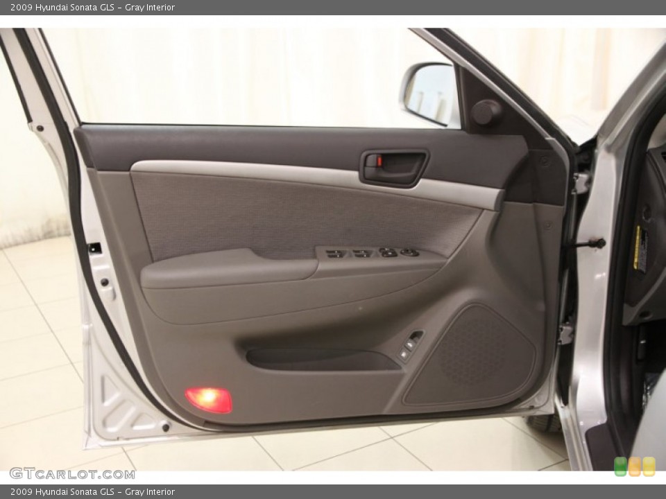 Gray Interior Door Panel for the 2009 Hyundai Sonata GLS #102301577