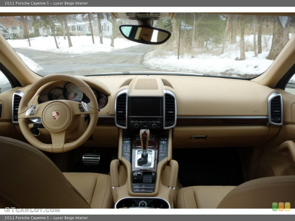 Luxor Beige Interior Dashboard for the 2011 Porsche Cayenne S #102389795