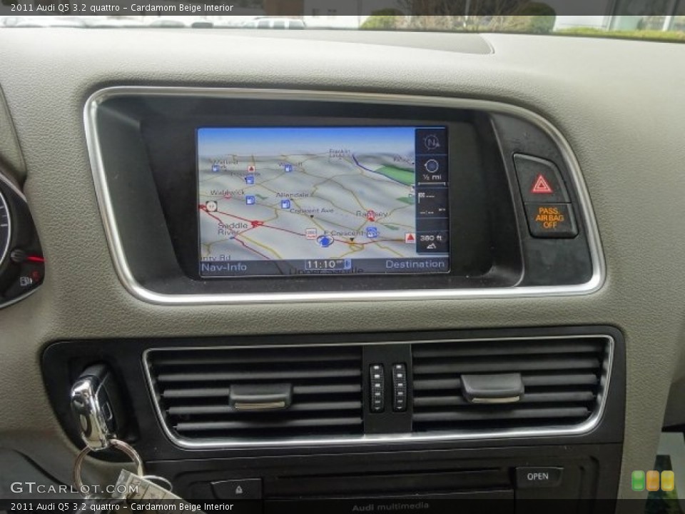 Cardamom Beige Interior Navigation for the 2011 Audi Q5 3.2 quattro #102405302