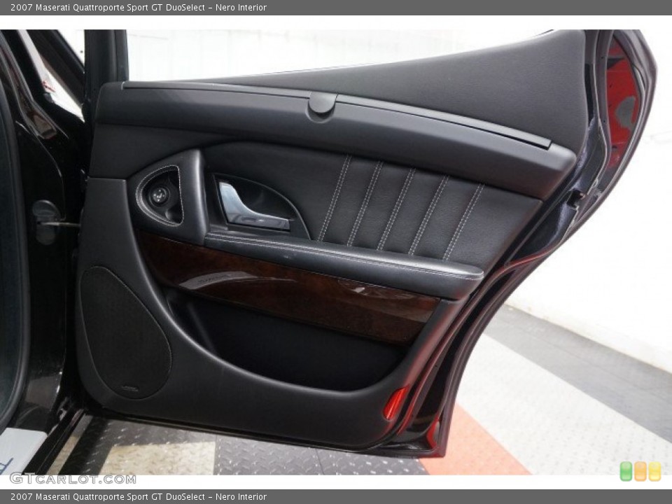 Nero Interior Door Panel for the 2007 Maserati Quattroporte Sport GT DuoSelect #102421150
