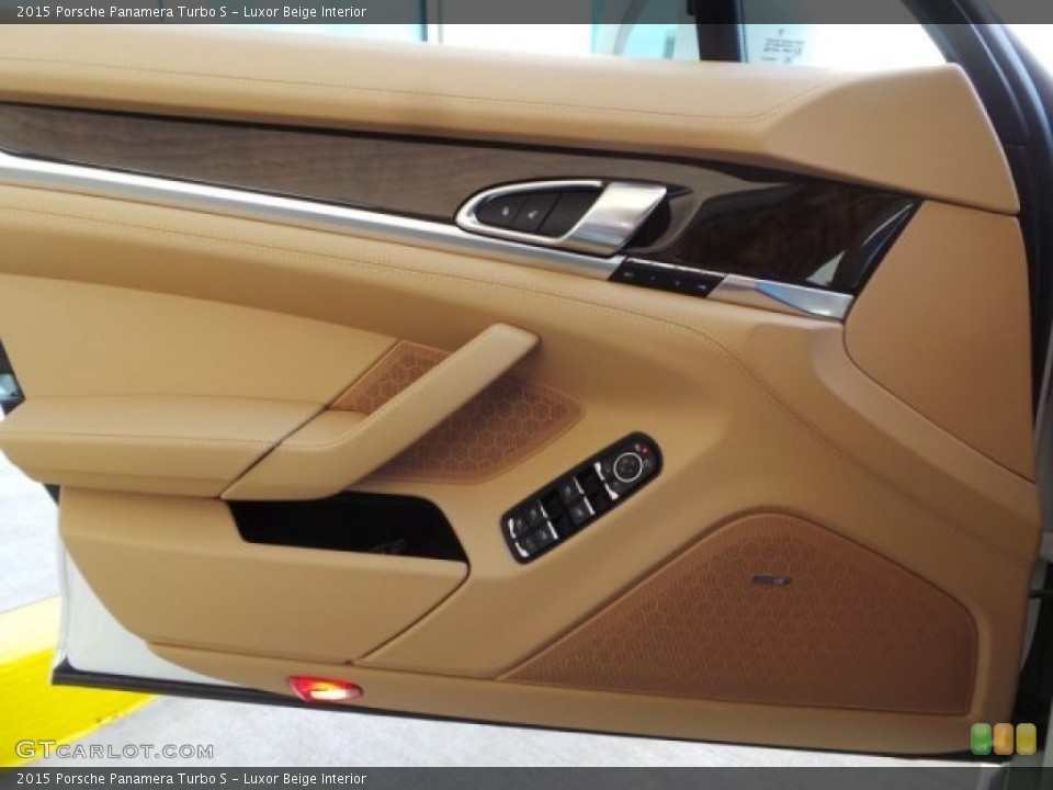 Luxor Beige Interior Door Panel for the 2015 Porsche Panamera Turbo S #102525554