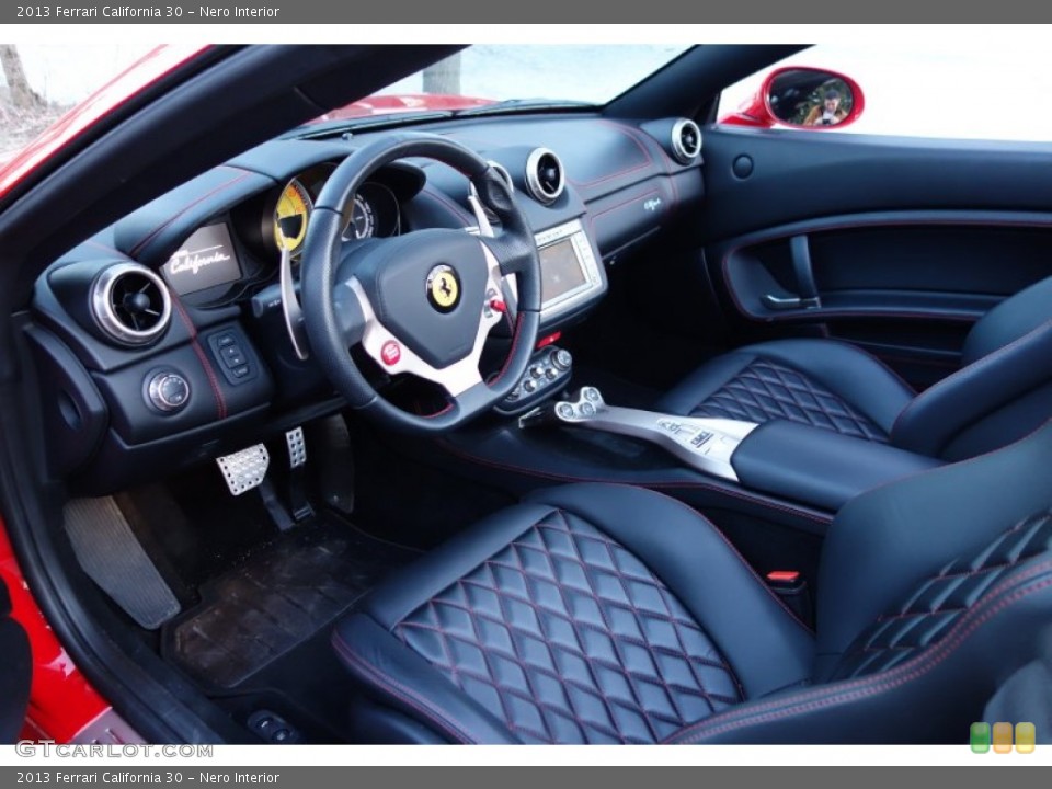 Nero 2013 Ferrari California Interiors