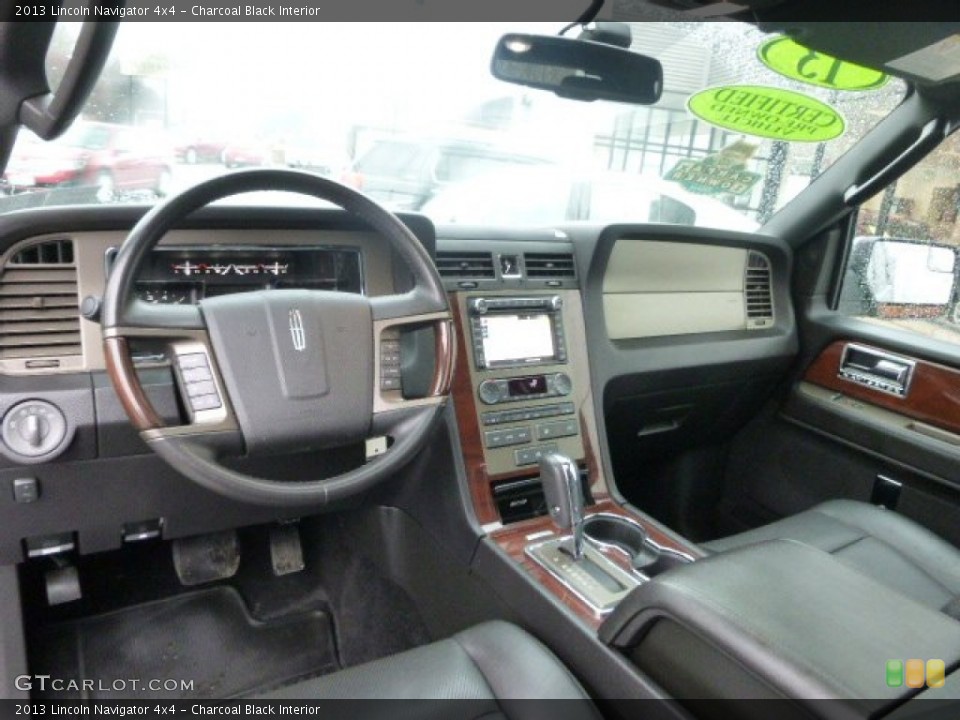 Charcoal Black Interior Photo for the 2013 Lincoln Navigator 4x4 #102539144