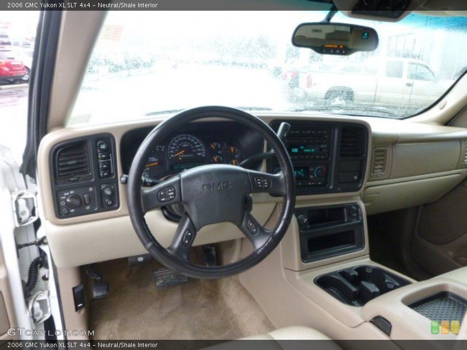 Neutral/Shale Interior Photo for the 2006 GMC Yukon XL SLT 4x4 #102640010