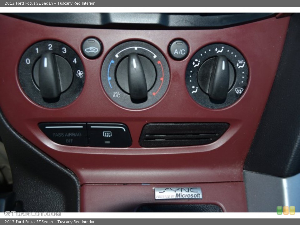 Tuscany Red Interior Controls for the 2013 Ford Focus SE Sedan #102701744