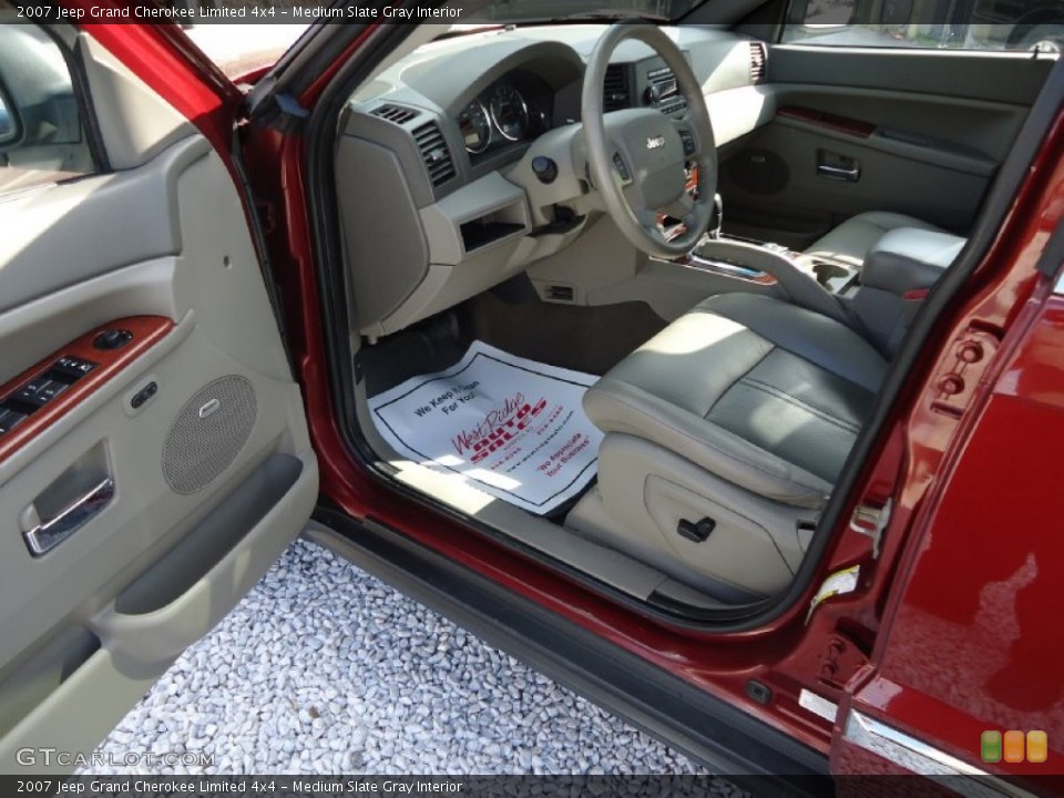 Medium Slate Gray Interior Photo for the 2007 Jeep Grand Cherokee Limited 4x4 #102705212