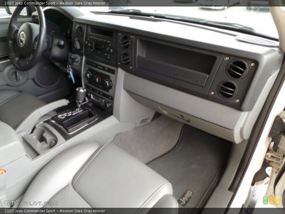 Medium Slate Gray Interior Dashboard for the 2007 Jeep Commander Sport #102722009