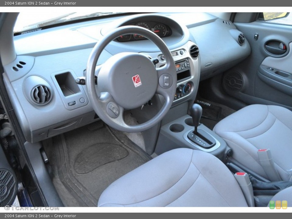 Grey Interior Photo for the 2004 Saturn ION 2 Sedan #102729119