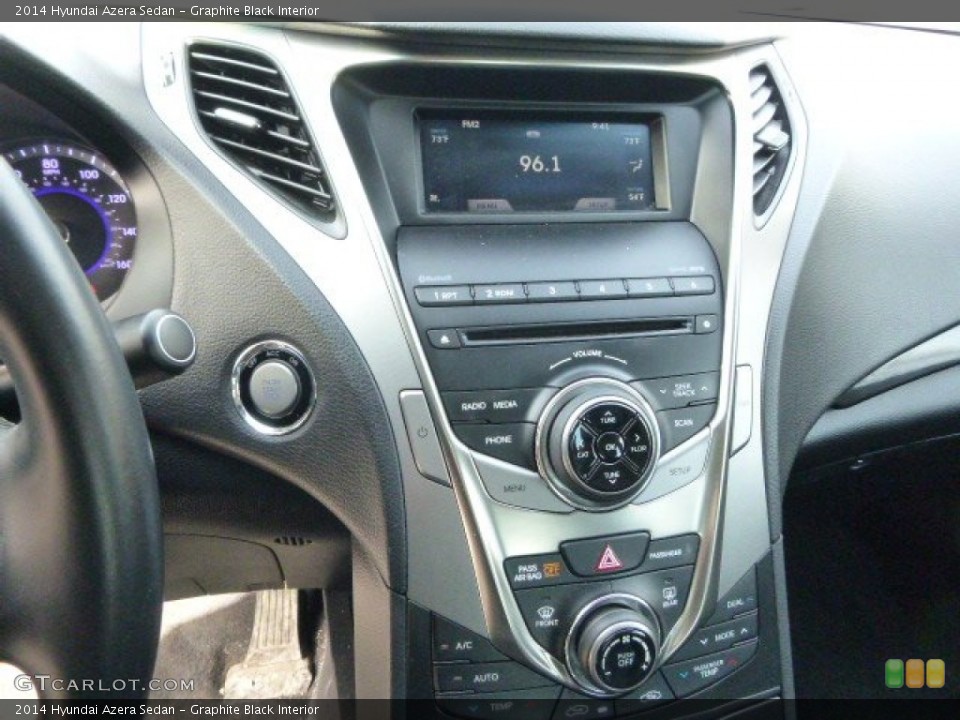 Graphite Black Interior Controls for the 2014 Hyundai Azera Sedan #102754522