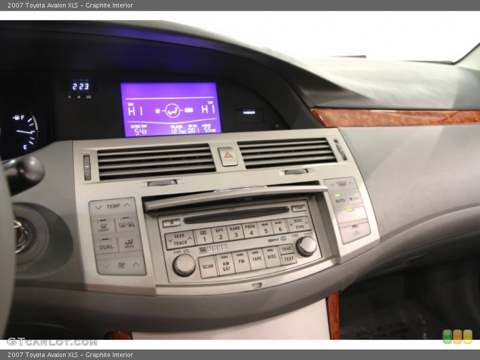Graphite Interior Controls for the 2007 Toyota Avalon XLS #102776939