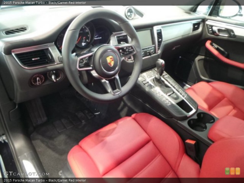 Black/Garnet Red Interior Photo for the 2015 Porsche Macan Turbo #102779222