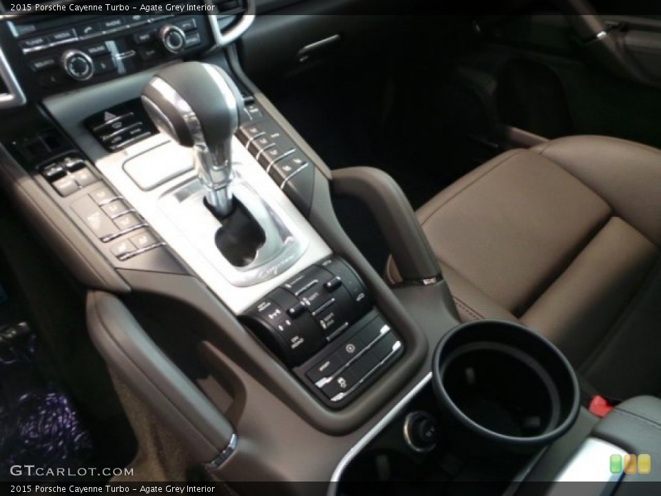Agate Grey Interior Controls for the 2015 Porsche Cayenne Turbo #102780071