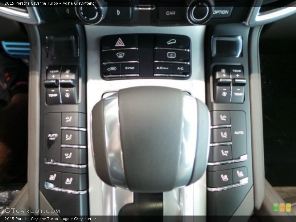 Agate Grey Interior Controls for the 2015 Porsche Cayenne Turbo #102780158