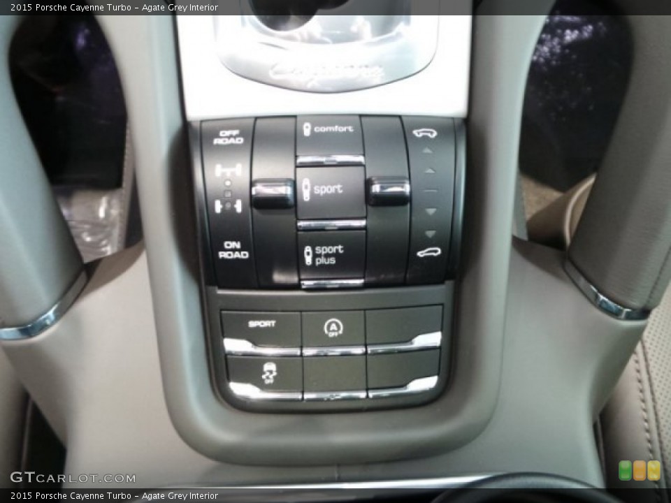 Agate Grey Interior Controls for the 2015 Porsche Cayenne Turbo #102780179