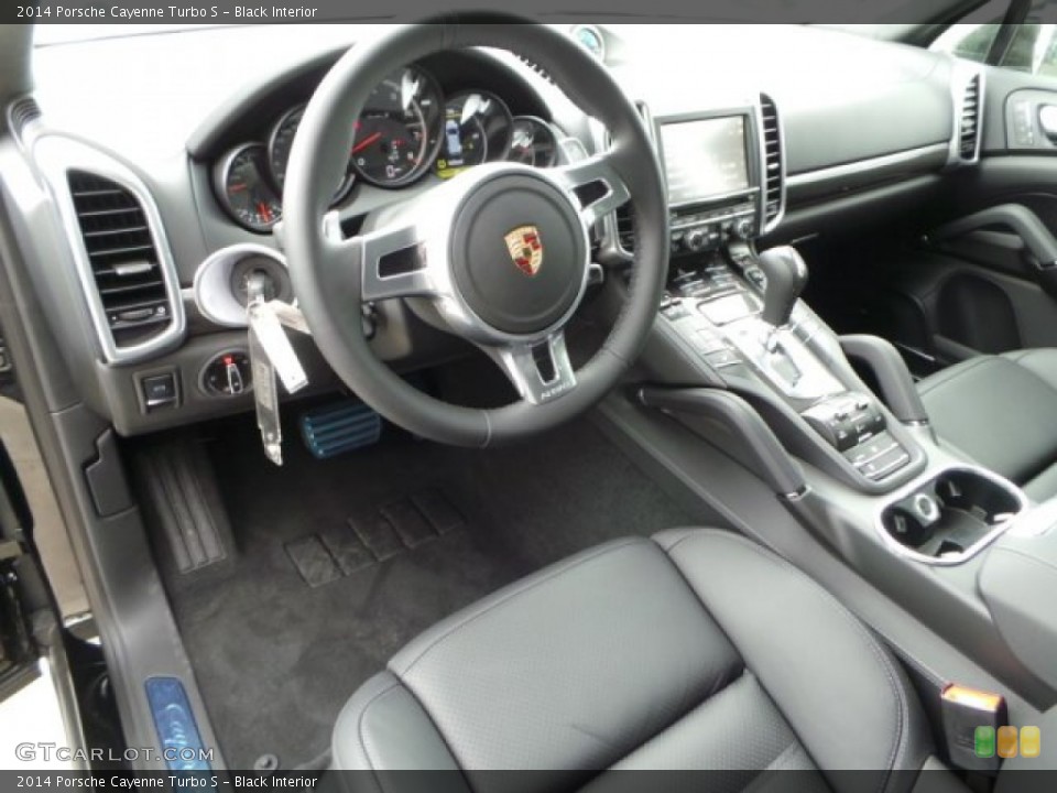 Black Interior Photo for the 2014 Porsche Cayenne Turbo S #102789185