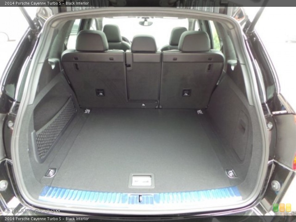 Black Interior Trunk for the 2014 Porsche Cayenne Turbo S #102789431