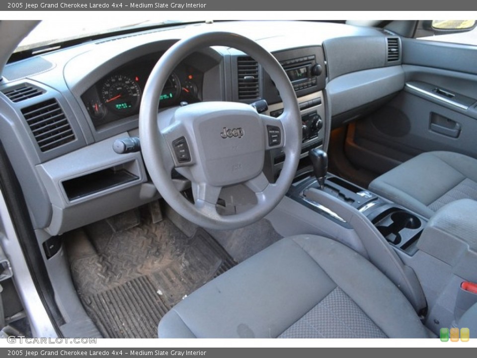 Medium Slate Gray Interior Photo for the 2005 Jeep Grand Cherokee Laredo 4x4 #102859836