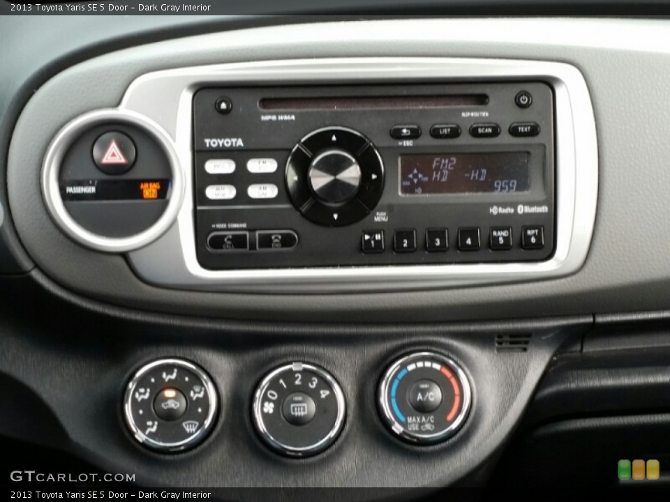 Dark Gray Interior Controls for the 2013 Toyota Yaris SE 5 Door #102881859