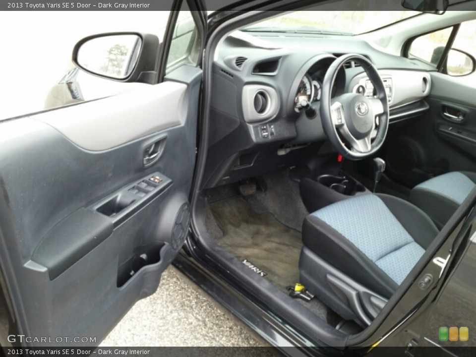 Dark Gray Interior Photo for the 2013 Toyota Yaris SE 5 Door #102881871