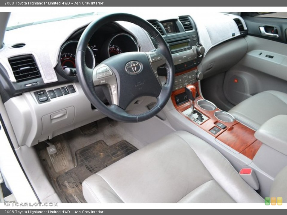 Ash Gray Interior Photo for the 2008 Toyota Highlander Limited 4WD #102899668