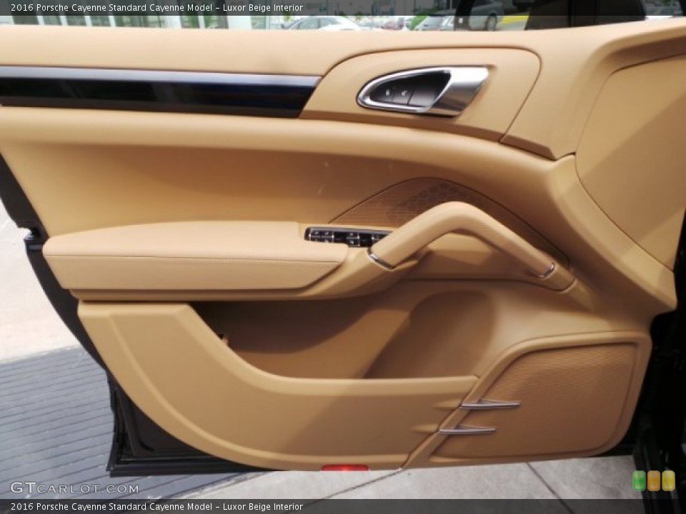 Luxor Beige Interior Door Panel for the 2016 Porsche Cayenne  #102939917
