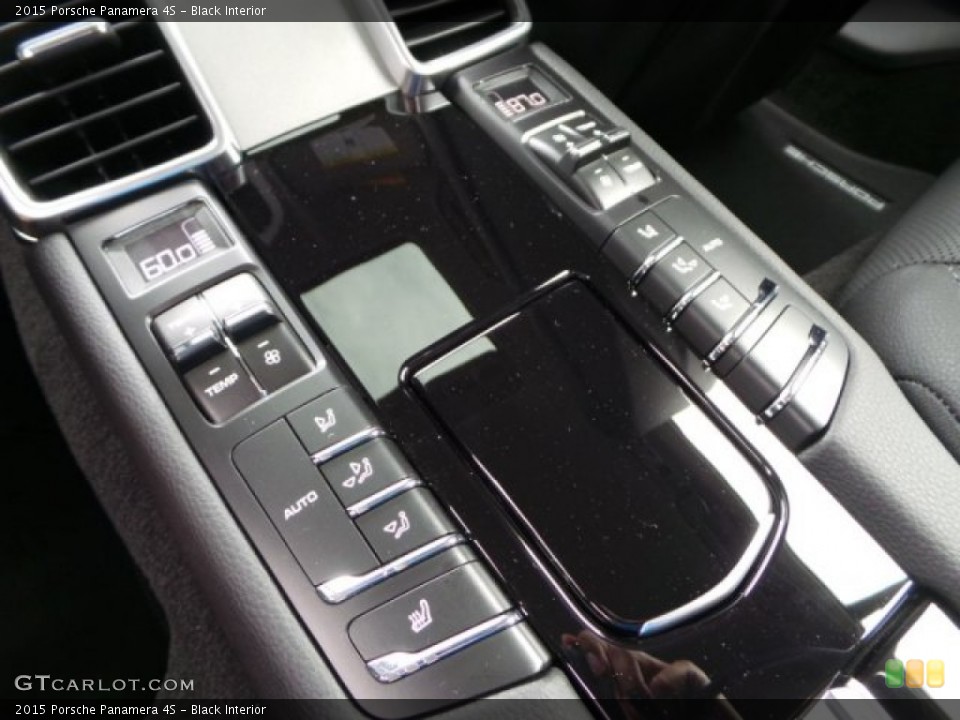 Black Interior Controls for the 2015 Porsche Panamera 4S #102941801