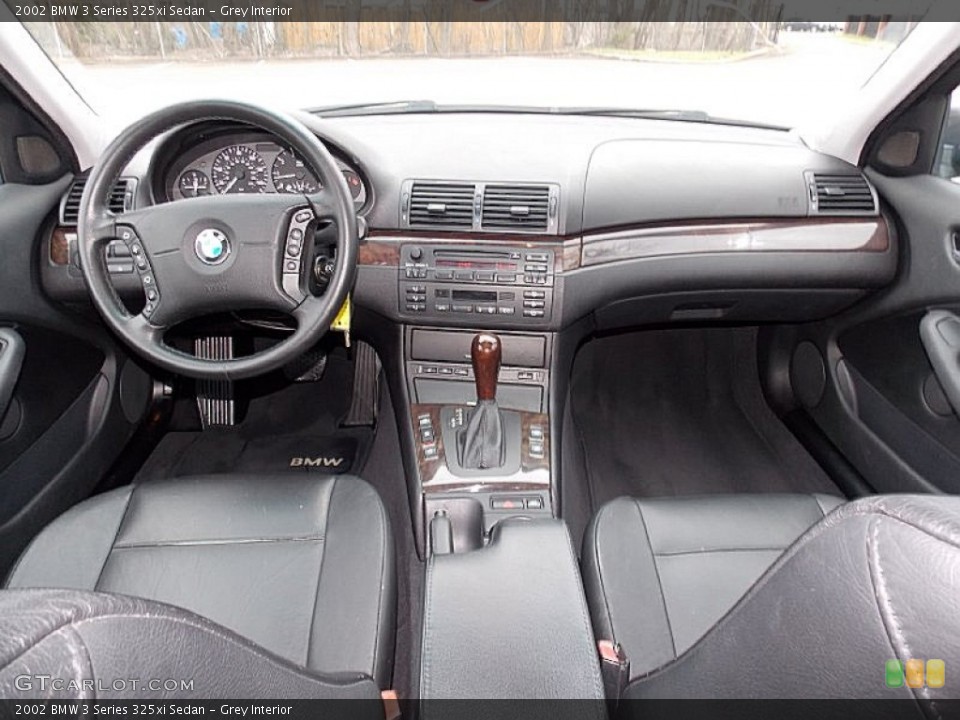 Grey Interior Dashboard for the 2002 BMW 3 Series 325xi Sedan #102957474