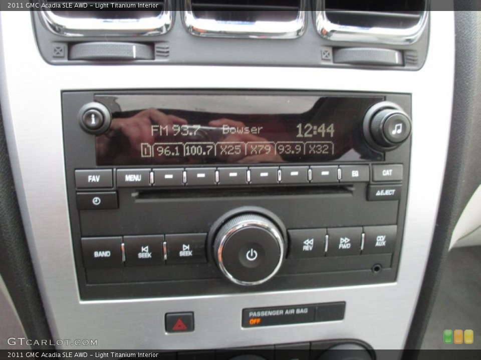 Light Titanium Interior Controls for the 2011 GMC Acadia SLE AWD #102958341