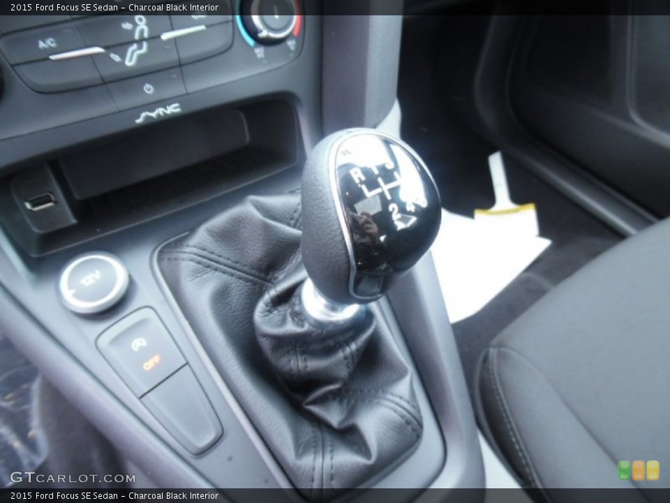 Charcoal Black Interior Transmission for the 2015 Ford Focus SE Sedan #102968575