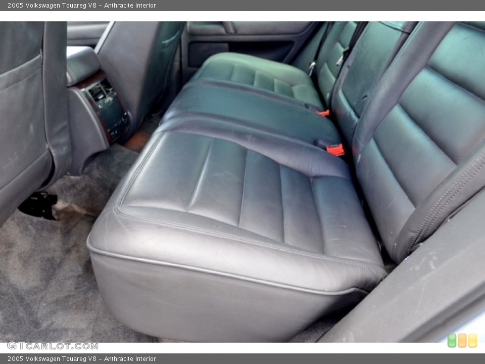 Anthracite Interior Rear Seat for the 2005 Volkswagen Touareg V8 #103078893