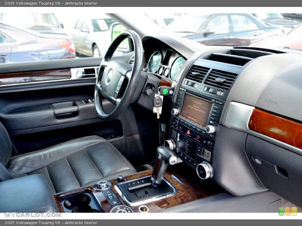 Anthracite Interior Dashboard for the 2005 Volkswagen Touareg V8 #103078971