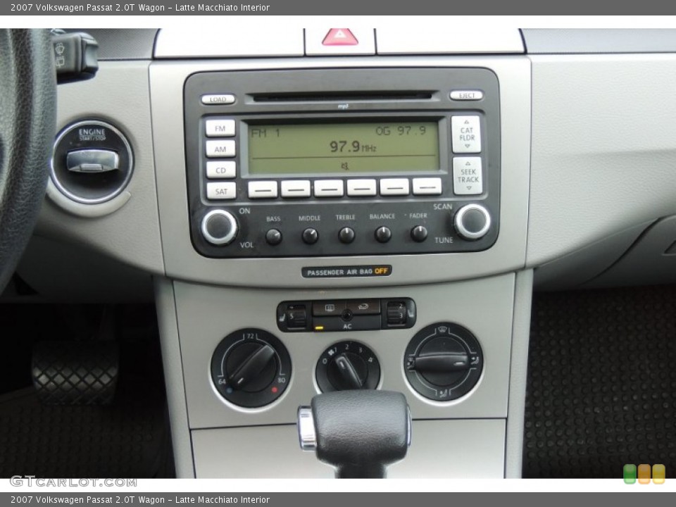 Latte Macchiato Interior Controls for the 2007 Volkswagen Passat 2.0T Wagon #103190227