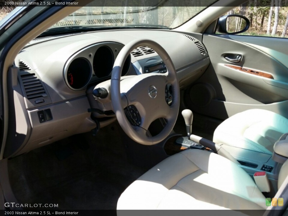 Blond 2003 Nissan Altima Interiors